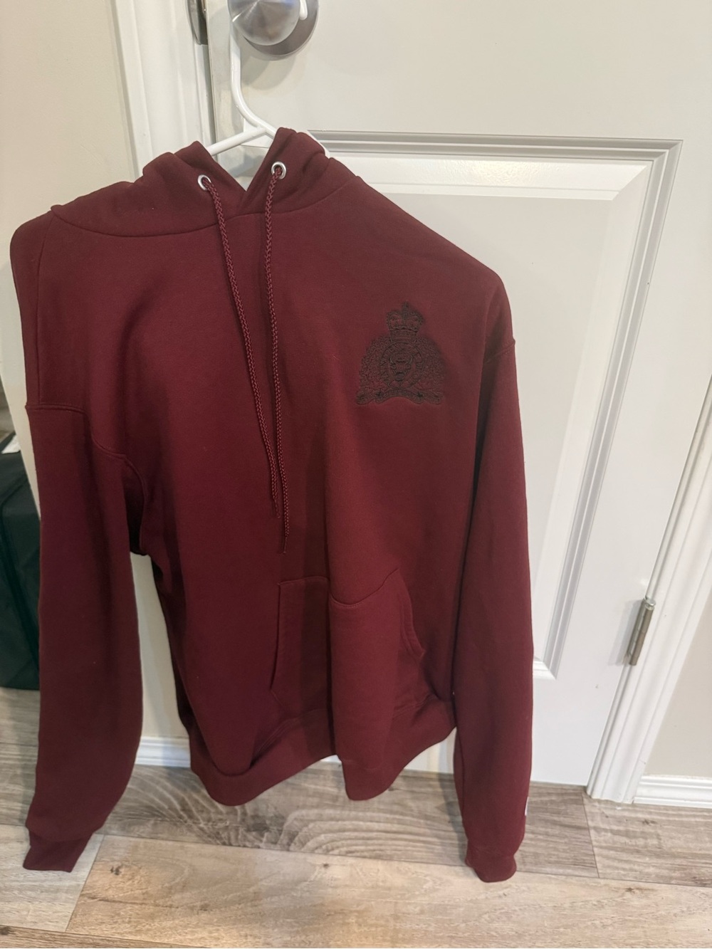 Champion Maroon Hoodie with RCMP Logo BNWOT - Unisex medium